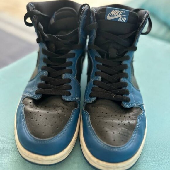 Nike Air Jordan - Picture 1 of 3